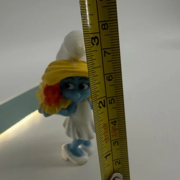 Smurf Smurfette Toy Figure 2011 Peyo Made for McDonalds‎ Red Flower White Dress - Picture 8 of 8